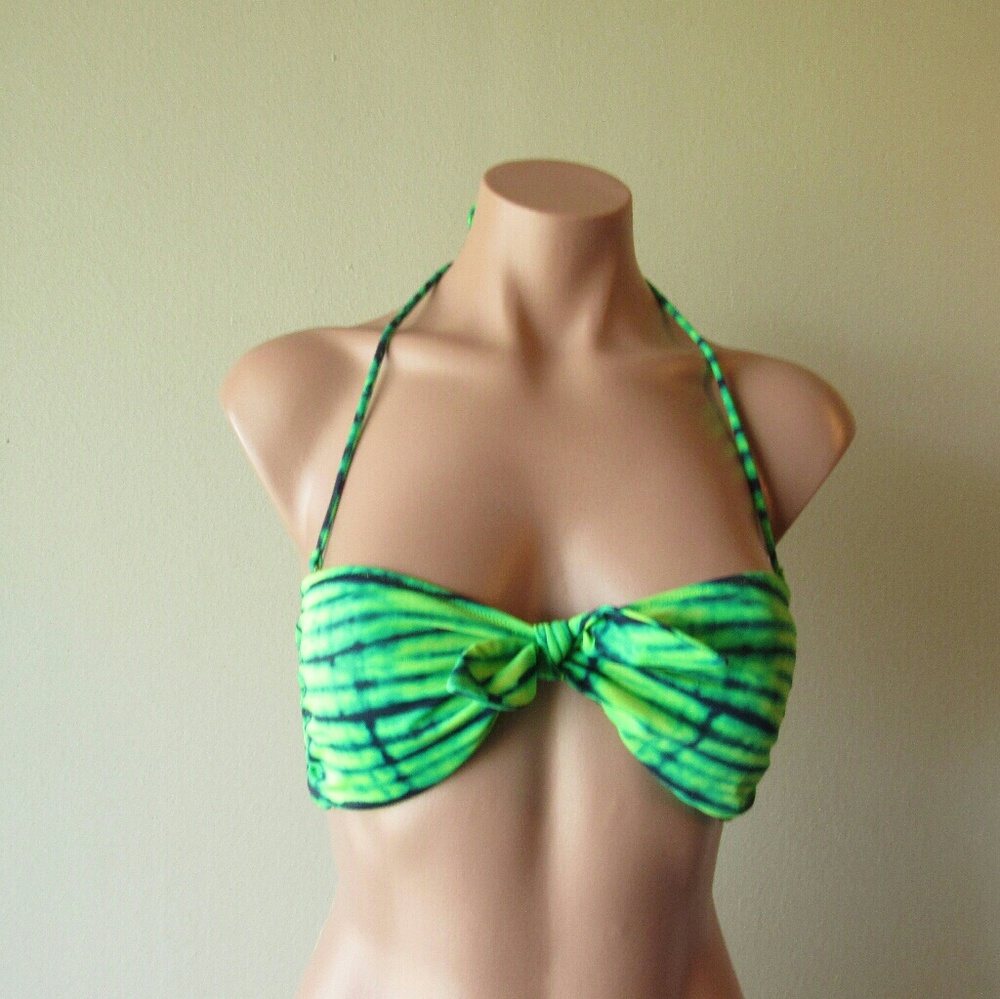 Victoria's secret green tie front bikini top